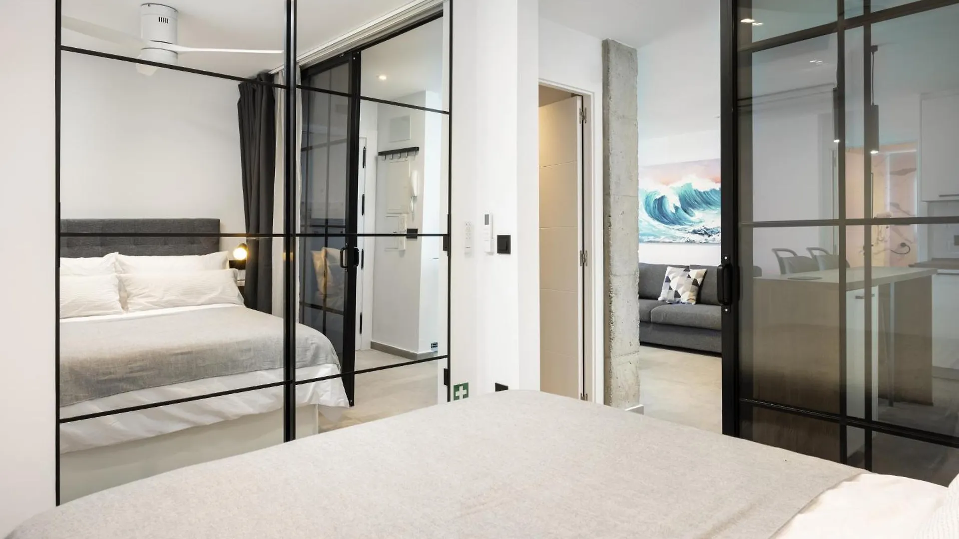 Perla Negra - Apartment With Private Beach Access Benalmadena