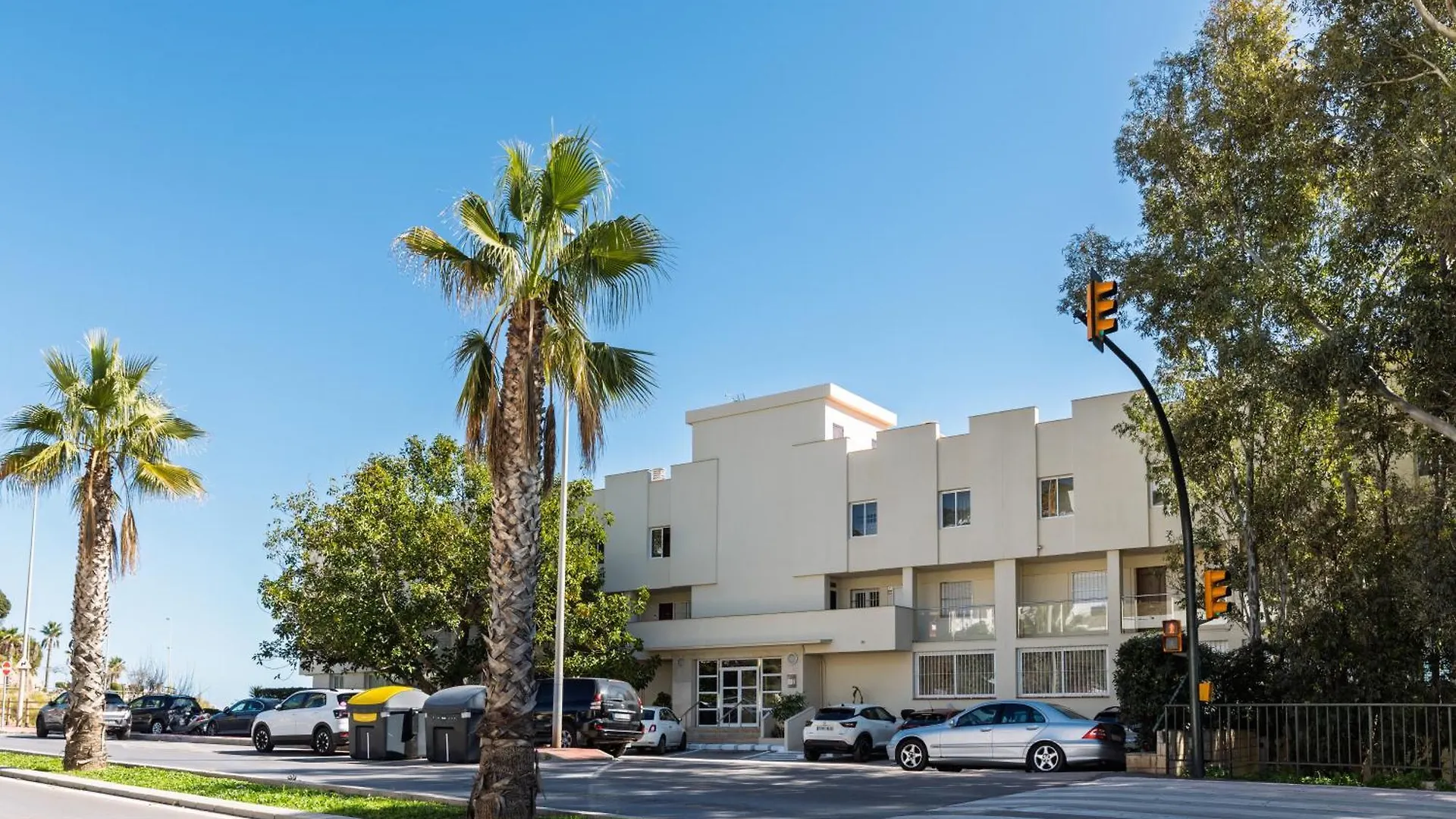 Perla Negra - Apartment With Private Beach Access Benalmadena 0*,  Spain