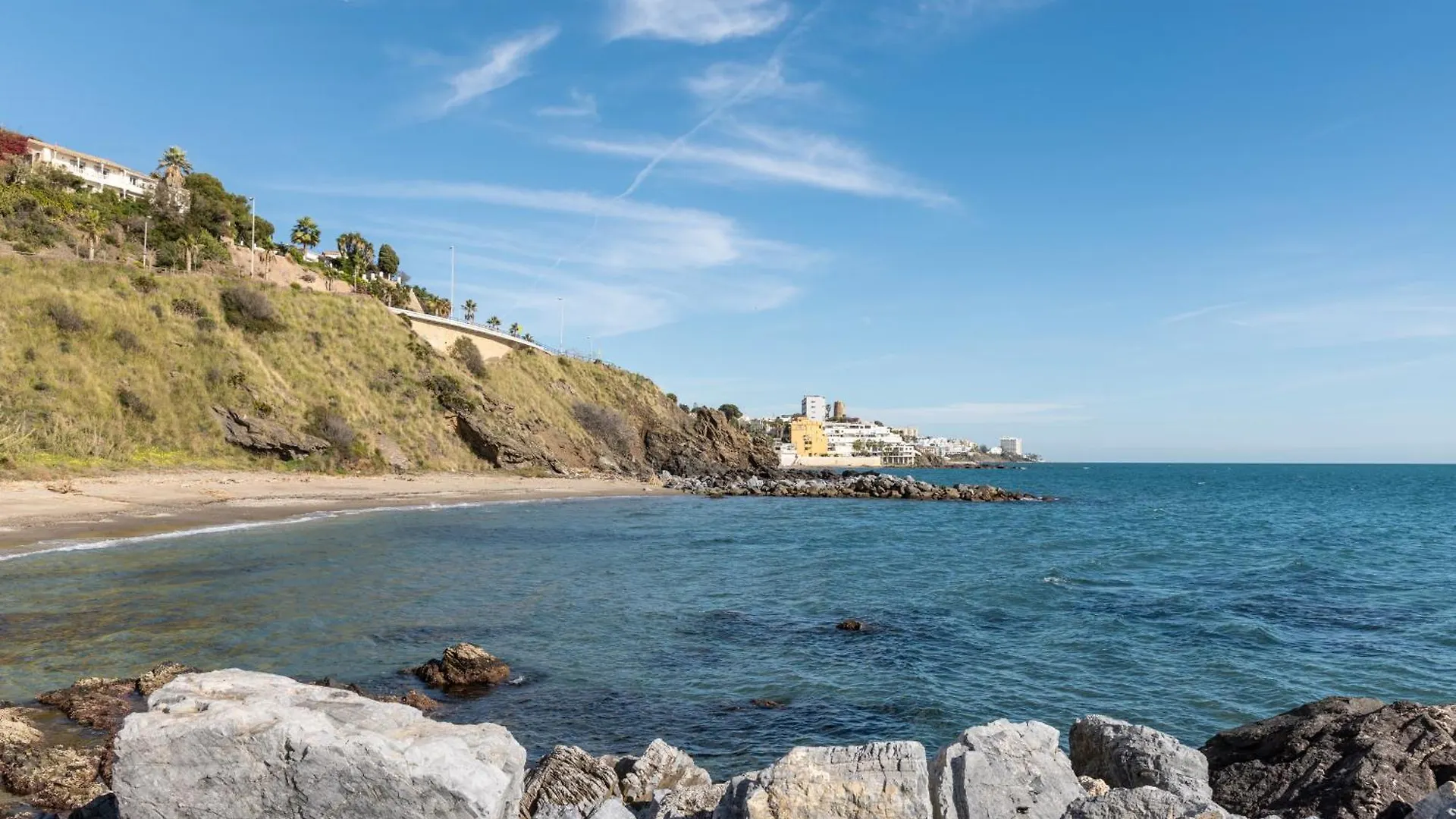 Perla Negra - Apartment With Private Beach Access Benalmadena