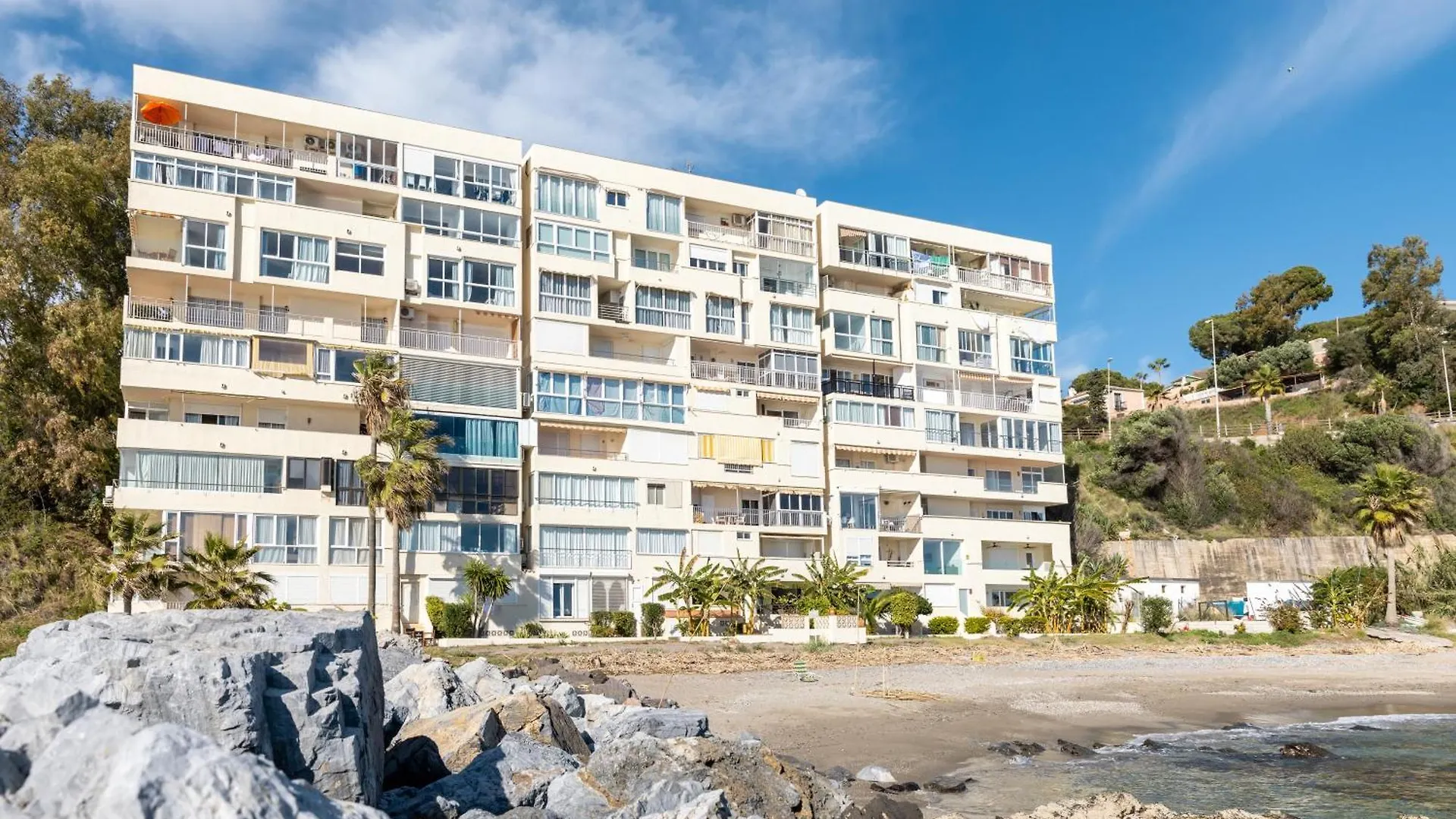 Perla Negra - Apartment With Private Beach Access Benalmadena
