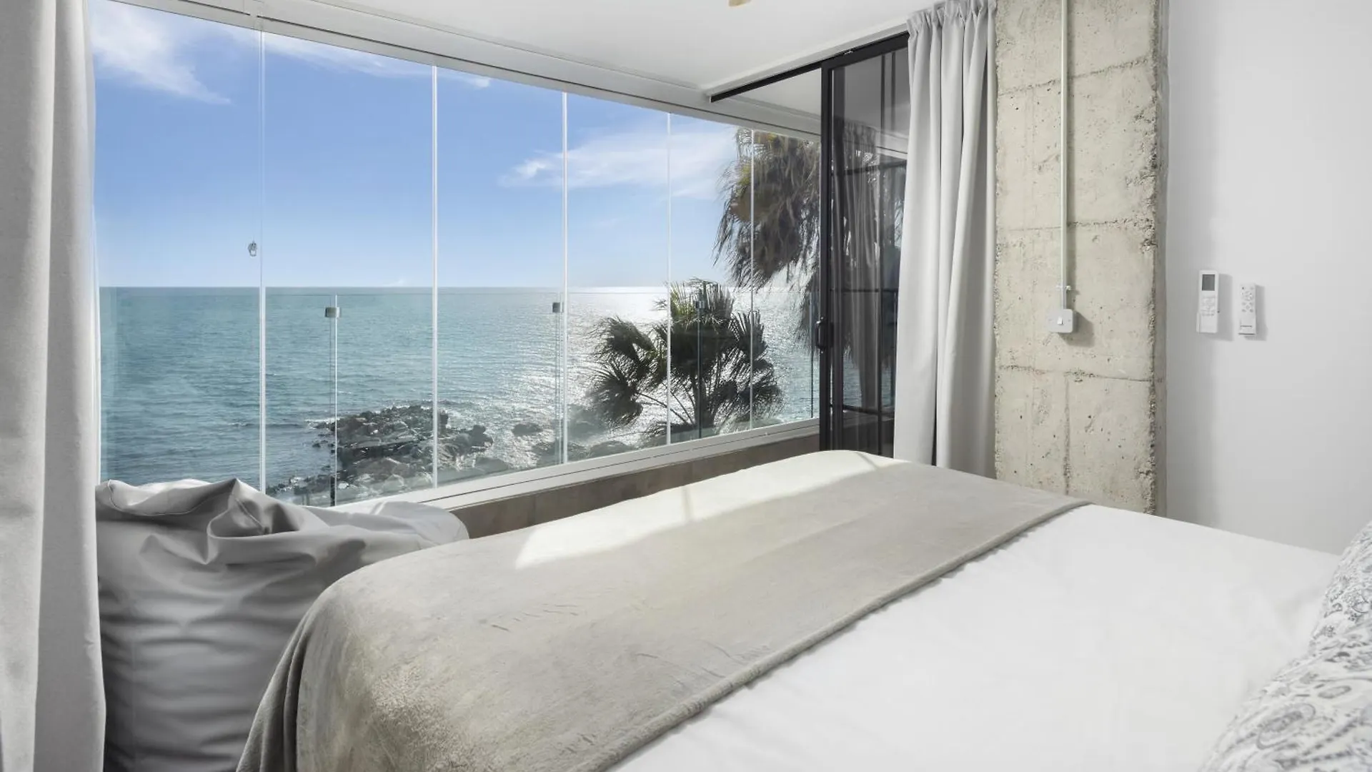 Perla Negra - Apartment With Private Beach Access contacts